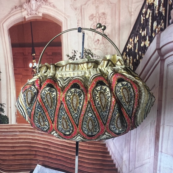 Vintage Exquisite One of a Kind Beaded Handbag, crossbody chain, Metal handle - Picture 14 of 14